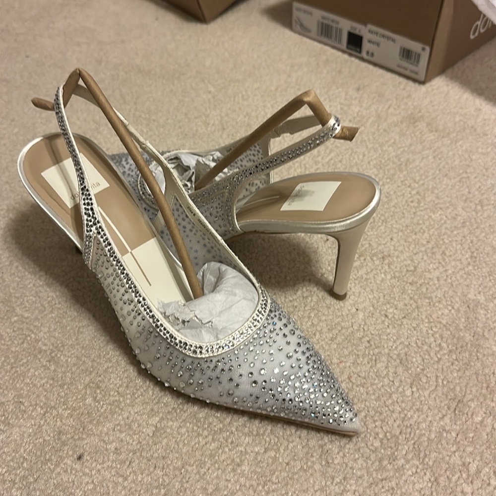 NEVER WORN. White mesh high heels - Picture 4 of 4